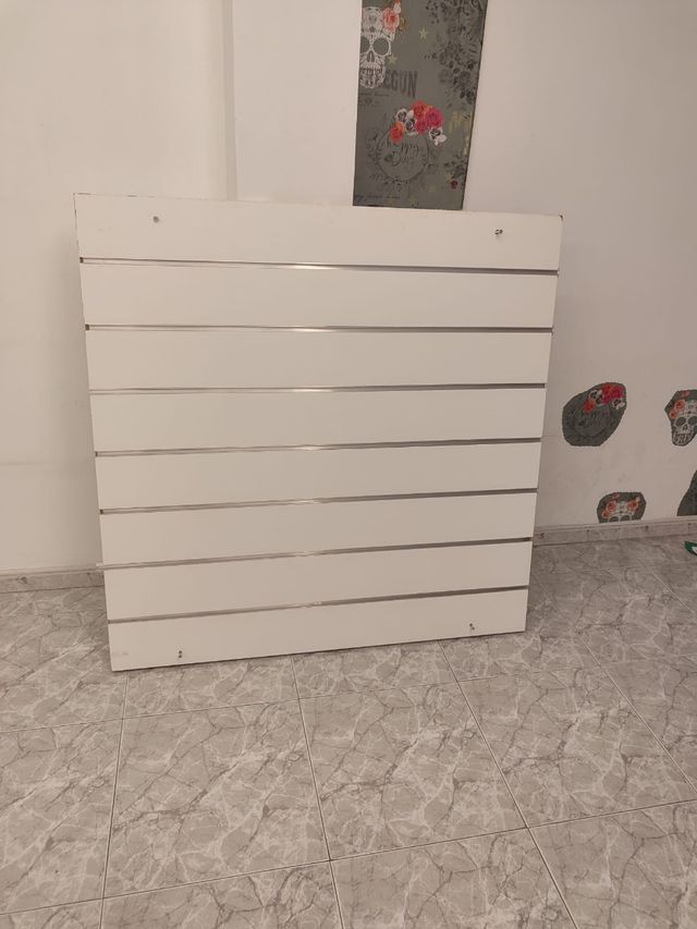 Paneles, estanterías