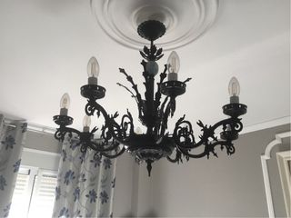 Lampara de techo en bronce lacado en negro.