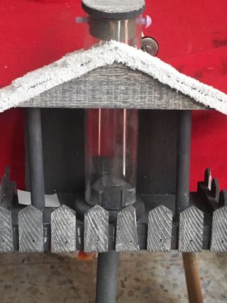 Casita pajaros comedero