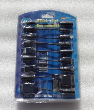 CARICATORE UNIVERSALE CELLULARI 11 IN 1