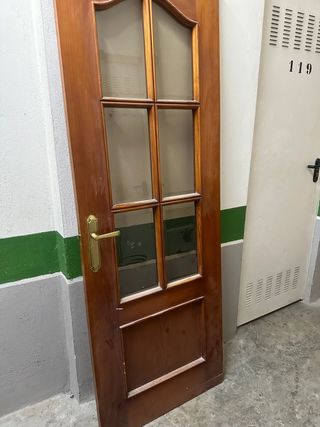 2 puertas madera ( con cristales )
