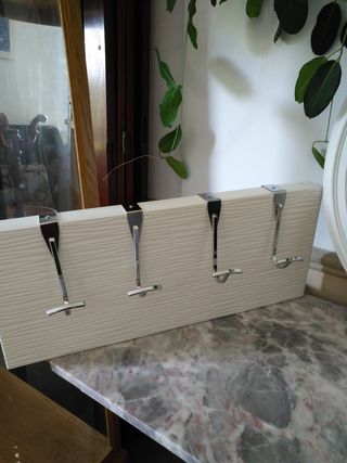 Percha de pared madera y acero
