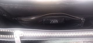 Bolso de hombro con asas en negro efecto arrugado