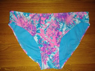 Bikini 16 años