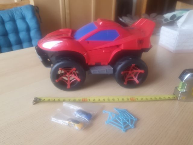 JUGUETE SPIDERMAN COCHE CON CIRCUITO