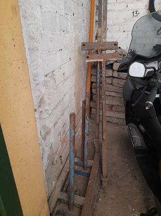 Andamio pescante con contrapesos