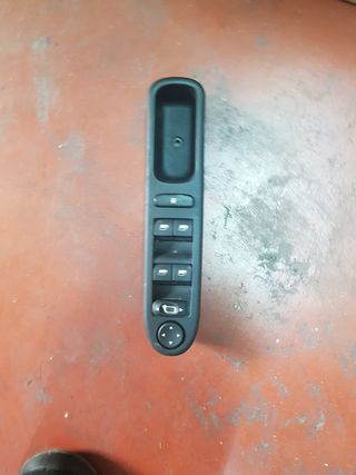 MANDO ELEVALUNAS DEL IZQ