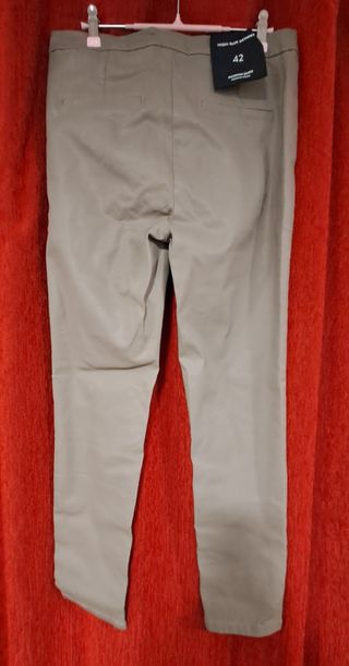 Pantalón marca Massimo Dutti