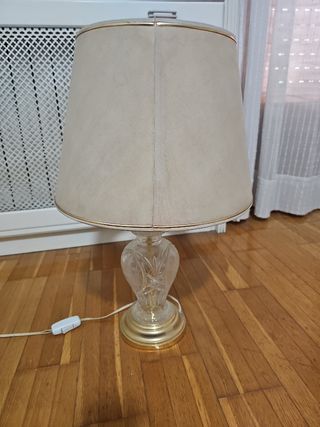 Lámpara de mesa vintage con pie de cristal