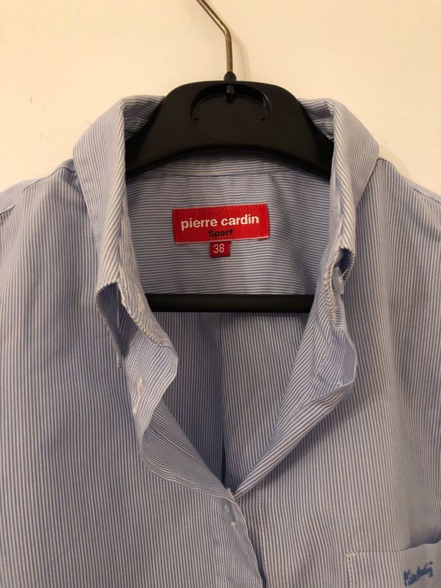 Camisa de rayas azul y blanco