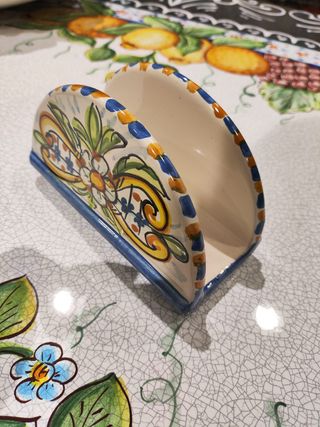 PORTATOVAGLIOLI MEZZA LUNA in ceramica,Caltagirone