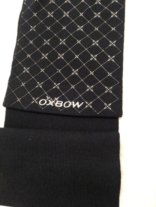 Bufanda en color blanco y negro nueva con etiqueta