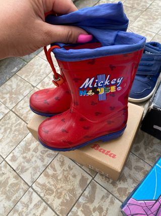 Stivaletti pioggia bimbo e mantellina