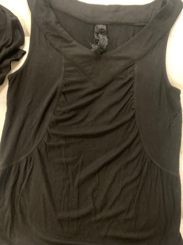 CAMISETAS,T:M,NEGRAS