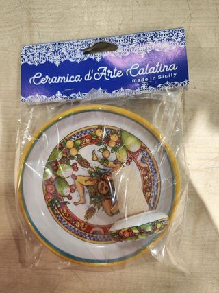 piattino e tappo in ceramica, Ceramica di Caltag