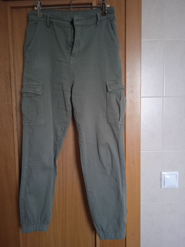 Pantalón cargo
