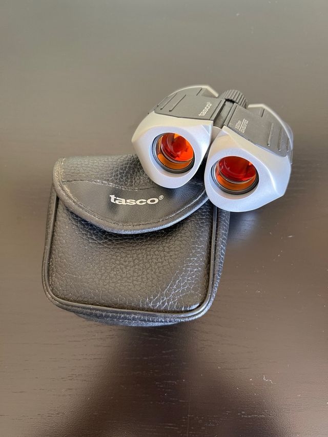 Prismáticos con estuche TASCO