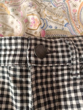 Pantalón cuadros Stradivarius