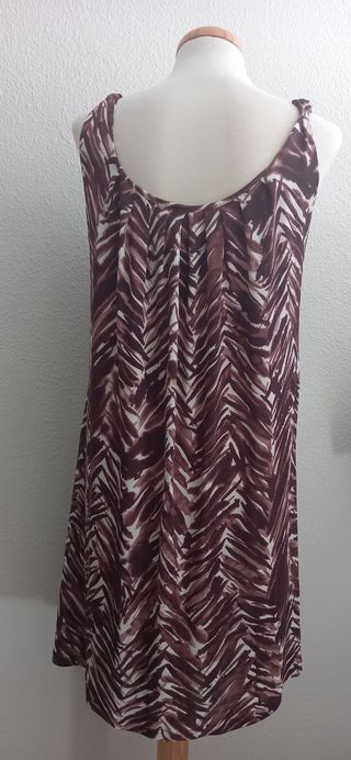 Vestido con diseño animal print 