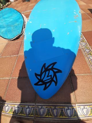 Tabla windsurf 7thwave 84 trifin con funda