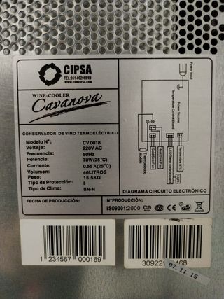 Nevera pequeña CAVANOVA CV0016