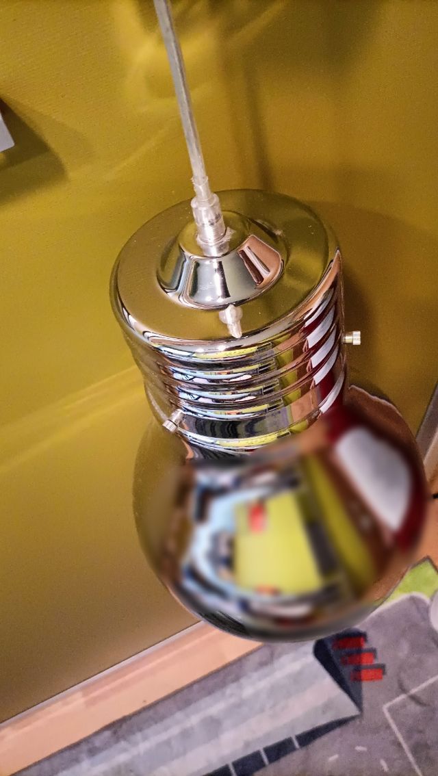 Lámpara con forma de bombilla 💡