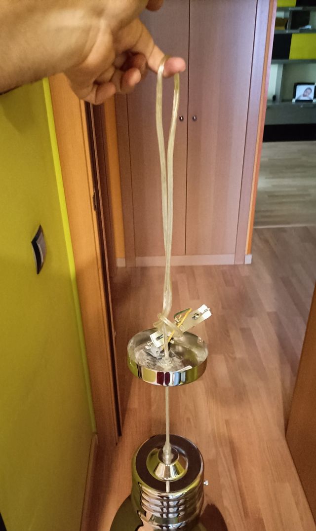 Lámpara con forma de bombilla 💡