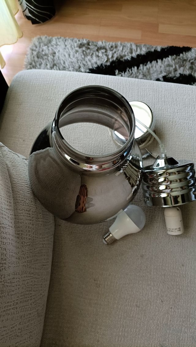 Lámpara con forma de bombilla 💡