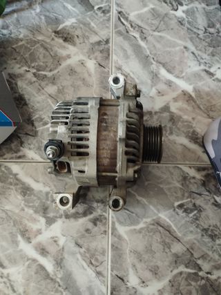 Se vende alternador de Mazda 6 1.8i