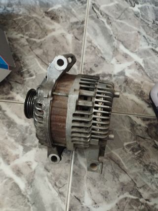Se vende alternador de Mazda 6 1.8i