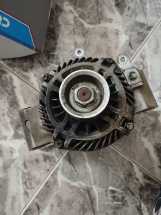 Se vende alternador de Mazda 6 1.8i
