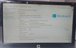 Ordenador de sobremesa completo.