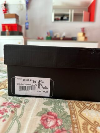 Tacchi estivi eleganti colorati