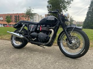Triumph Bonneville T100 Black Cafe racer