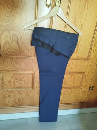 Traje azul marino