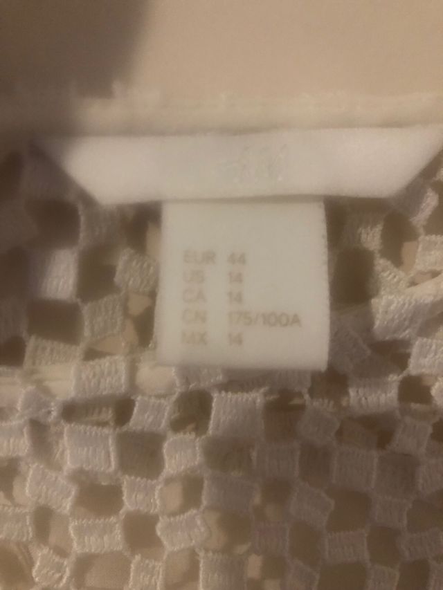 Blusa calada marca H&M talla 44