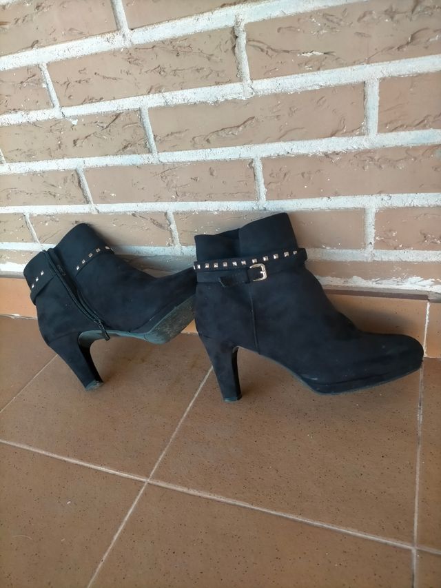 BOTINES NEGROS