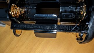 Canon Battery Magazine BGM-E3A Carica batteria