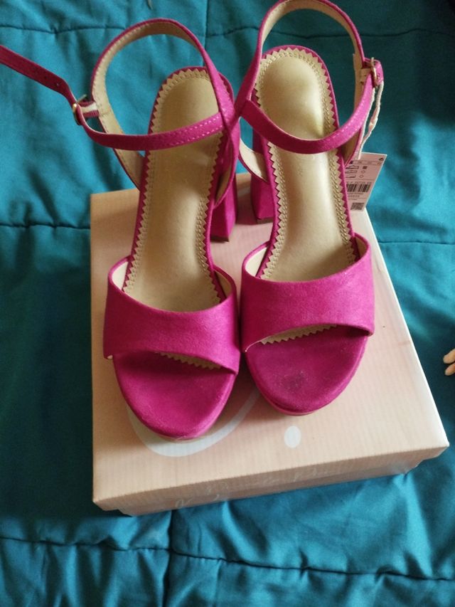 Sandalias sin estrenar