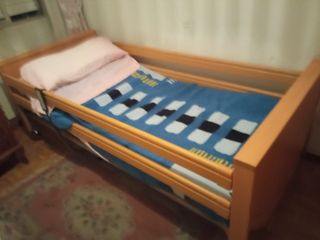Cama articulada geriátrica