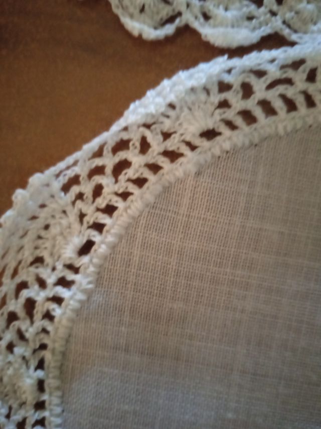 Centrino uncinetto in lino e cotone