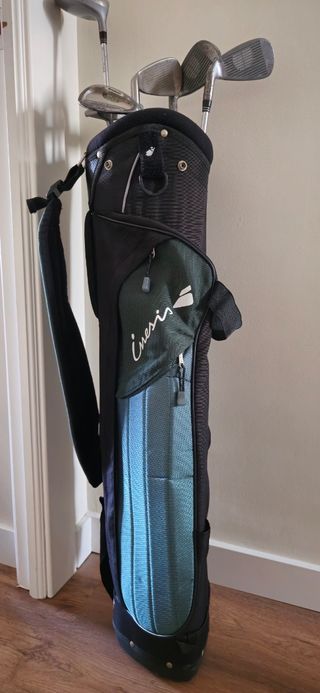 Pack de palos de golf y mochila