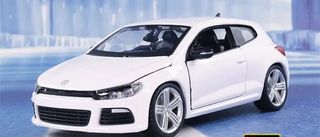 Miniatura VW SCIROCCO BLANCO FUENGIROLA 