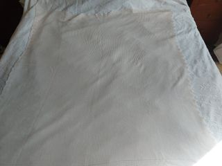 Toquilla bebé rosa con encaje bolillo.DOS UNIDADES