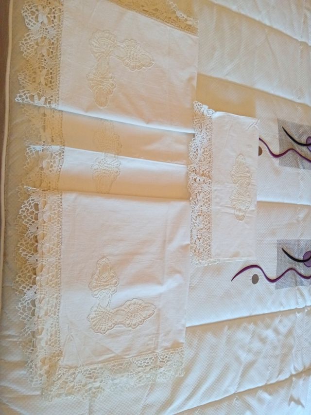 Sábanas bordadas