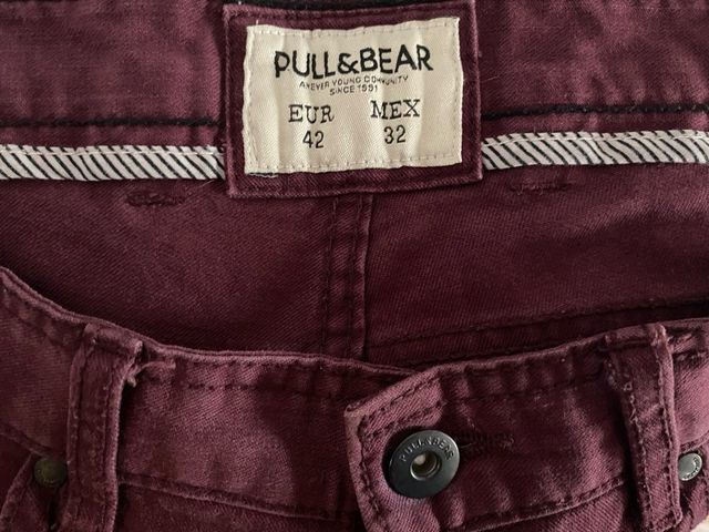 Pantalón pitillo Hombre color burdeos