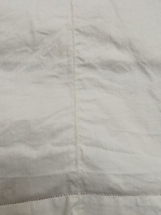 Ricamo vintage in lenzuola matrimoniale