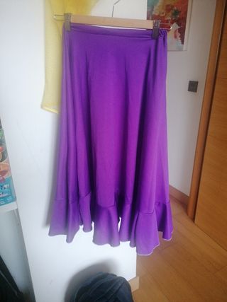 Falda flamenca color morado talla 10