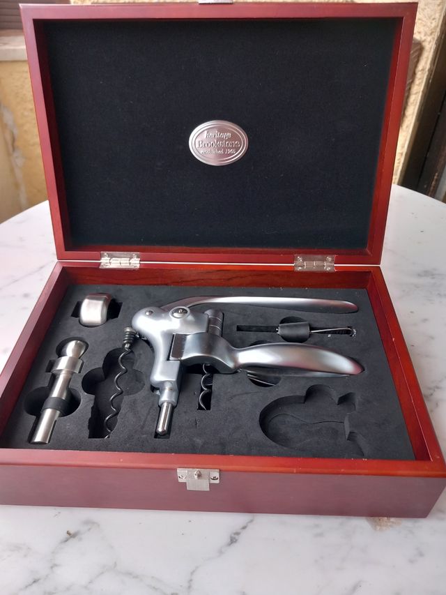 Caja Sacacorchos brookstone