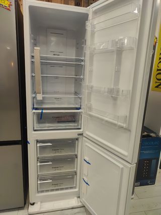 Nevera cecotec no Frost 
